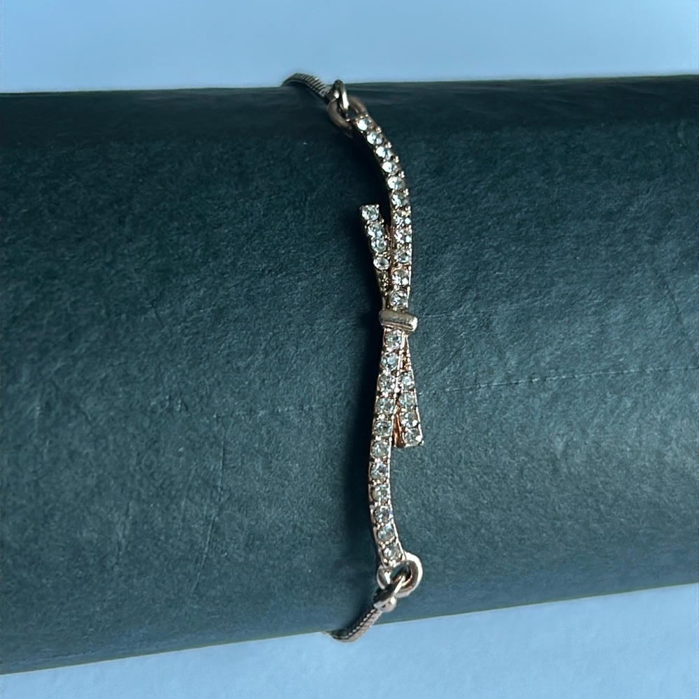 Women’s vintage dainty‎ rose gold tone crystal bracelet one size adjustable
